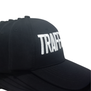 Gorra Bordada TRAFFICKER Negra | Merch para Marketers y Emprendedores